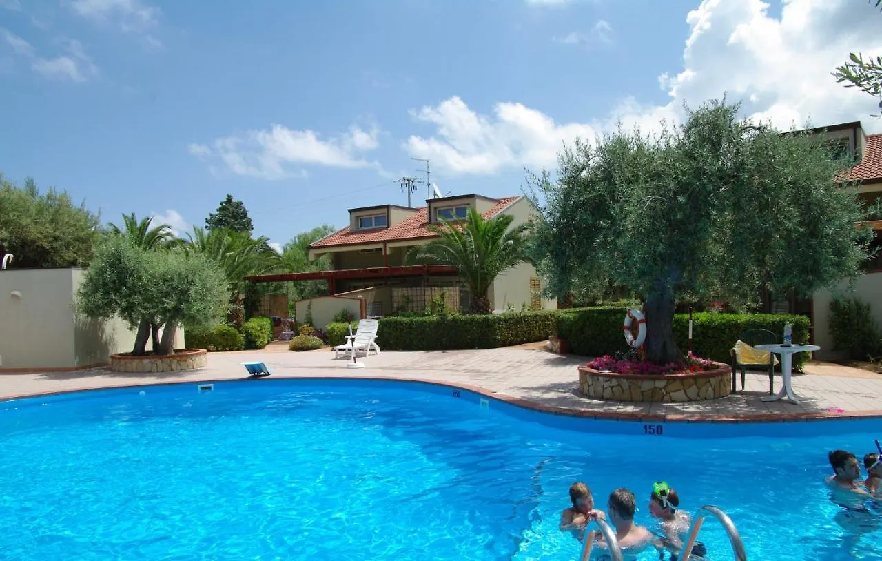 Residence Fontana Barone Cefalù 0*,